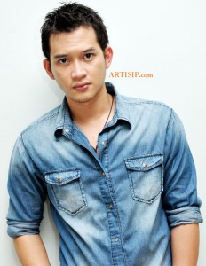 Biodata Rezky Aditya