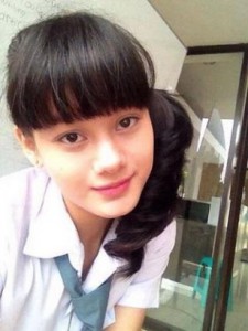 Dinda HAuw